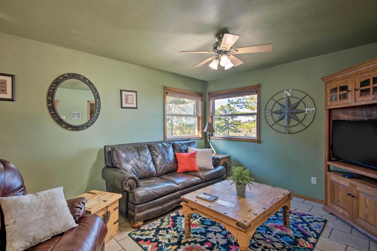 Broken Bow Cottage With Deck, Hot Tub And Fire Pit! Exterior photo