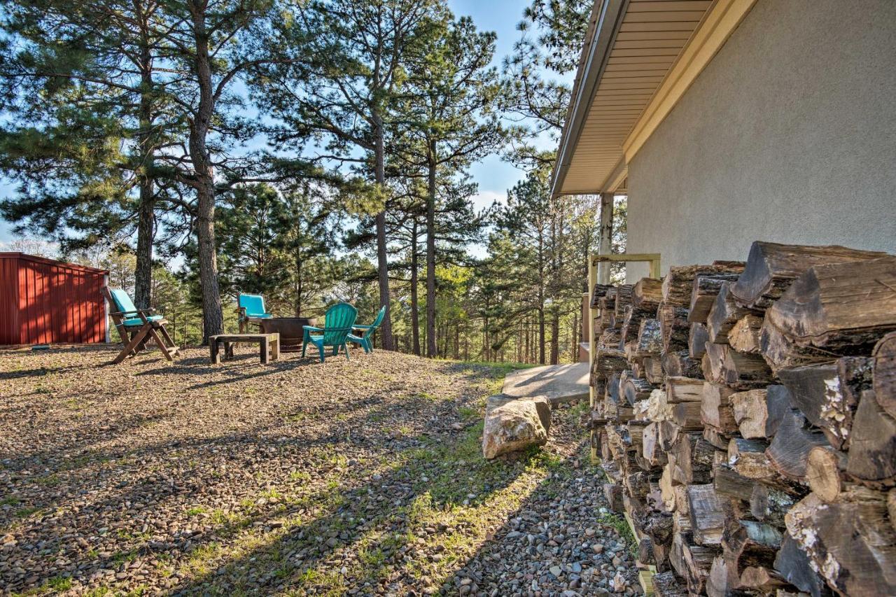 Broken Bow Cottage With Deck, Hot Tub And Fire Pit! Exterior photo